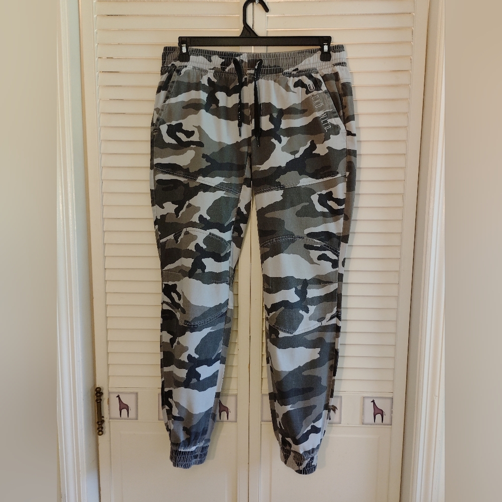 Ecko Unlimited Camouflage Jogger Pants - Gray and Black